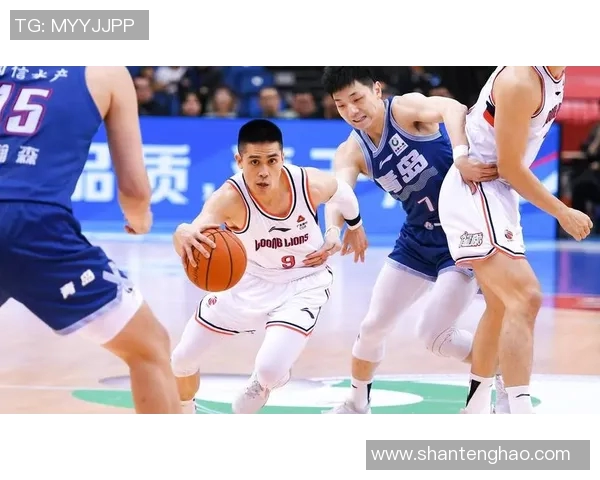 广州龙狮球员受伤退赛，球队备战受影响需调整战术