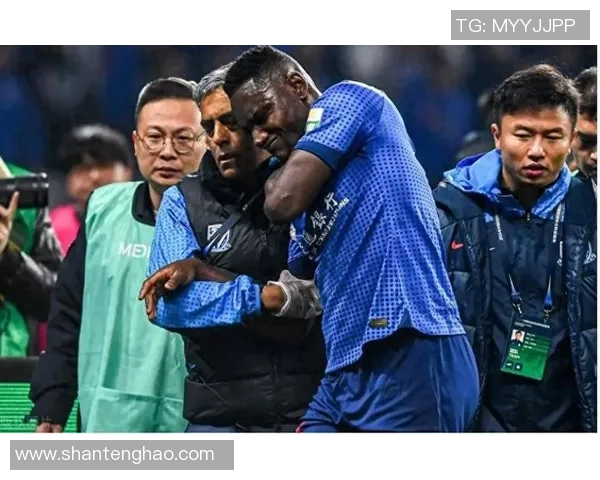 球员众多受伤影响中超赛事，俱乐部备战艰难压力大