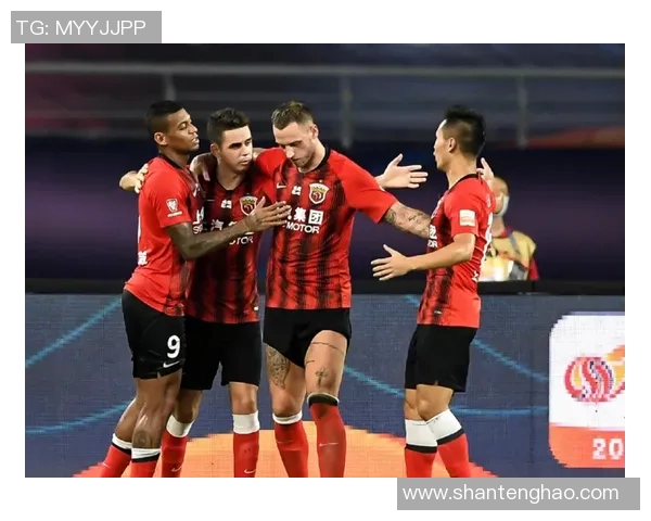 广州恒大主场大胜，领跑中超积分榜，卫冕冠军势不可挡